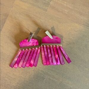 Kendra Scott pink dangly Earrings